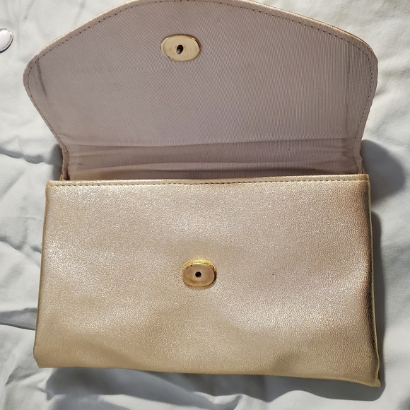 Gold Clutch snap closure clean inside - Picture 6 of 7